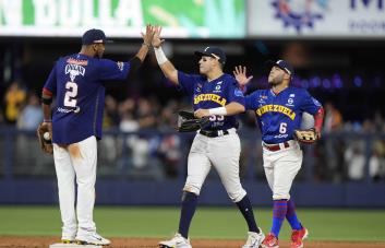 La Guaira de Venezuela vence a Curazao Suns y enfrentará al Licey en la final de la Serie del Caribe