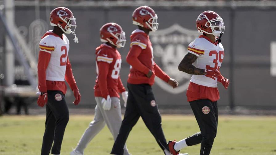 Chiefs descartan al guardia All-Pro Thuney ante 49ers para el Super Bowl, por lesión en el pectoral