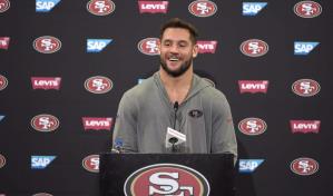 Bosa no sólo deja su marca en la cancha con los 49ers, pero en su mensaje antes de los partidos