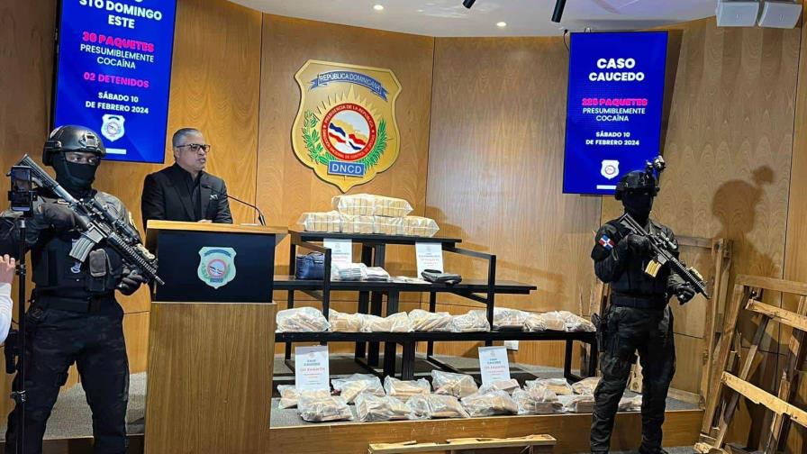 Autoridades confiscan 255 paquetes de droga