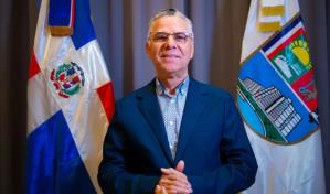 Manuel Jiménez causa revuelo en las redes sociales al comparar la política con el amor