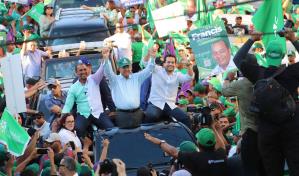 Fuerza del Pueblo saca m&uacute;sculo en la capital y Santo Domingo Oeste