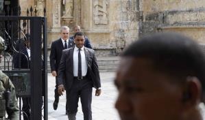 Presidente Abinader asiste a misa en memoria de Gustavo Cisneros