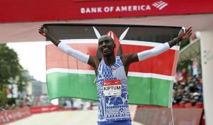 Kelvin Kiptum, plusmarquista mundial de maratón, muere en accidente automovilístico en Kenia