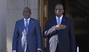 Secretario de Defensa de EEUU delega sus funciones tras ser hospitalizado