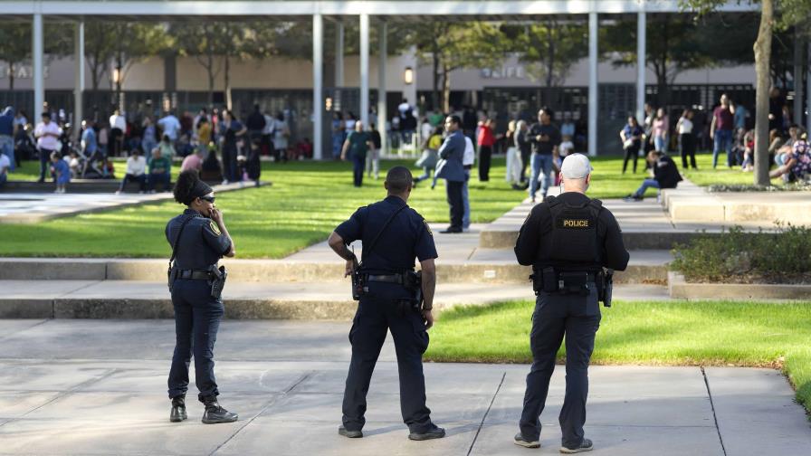 Fusil tipo AR fue usado en tiroteo en megaiglesia de Texas