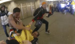Chamo, quítamelo de encima, revelan nuevo video del altercado entre migrantes y policías en NY