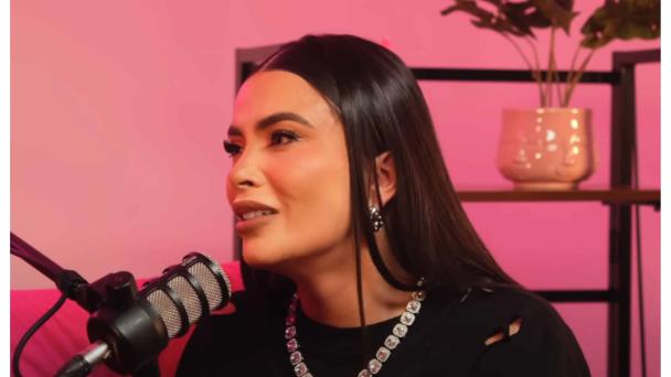 Influencer terminó con integrante de Piso 21 porque le regaló iPhone 14 y no el Pro o el Pro Max
