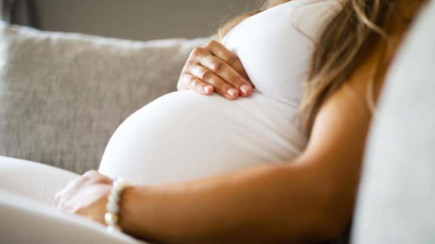 Mujer finge cinco embarazos y 12 abortos para no trabajar y cobrar el seguro social