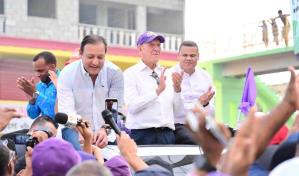 Abel Mart&iacute;nez visita Azua y dice que Isaac D&iacute;az ganar&aacute; la alcald&iacute;a
