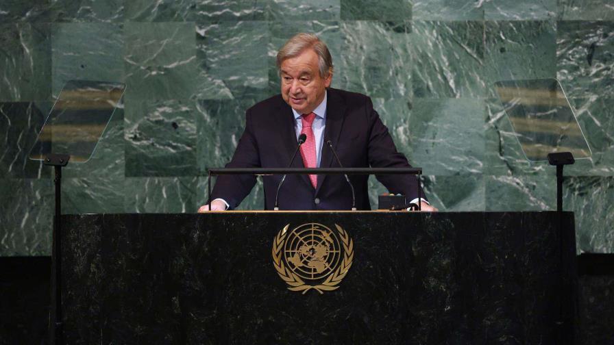 António Guterres: No podemos aceptar la desaparición de ningún país bajo las olas