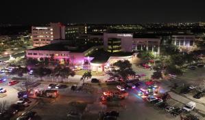 Una persona muerta y 10 heridos tras veh&iacute;culo estrellarse contra sala de emergencias en Texas