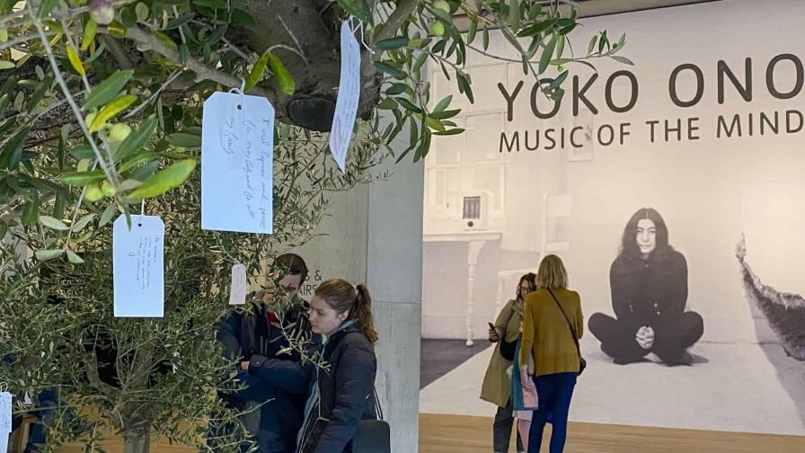 Yoko Ono ofrece un lienzo en blanco al público en su nueva exposición en la Tate Modern