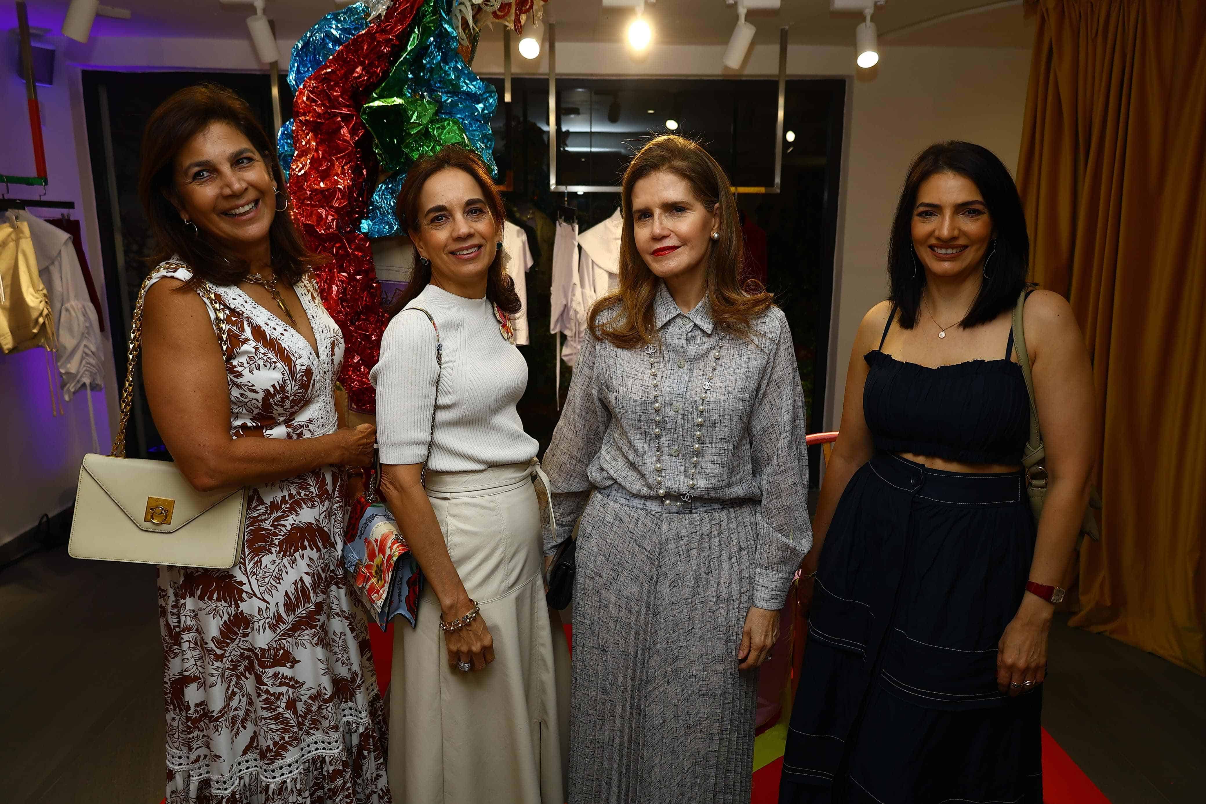 Clarissa Brugal, Ivette Brugal, Kitty Heinsen y Maribel Pérez. 