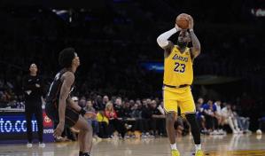 LeBron y Davis guían a Lakers hacia triunfo sobre Pistons, su 5ta victoria en 6 partidos
