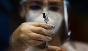 Puerto Rico está envuelto en un intenso debate sobre el uso de mascarillas y vacunas