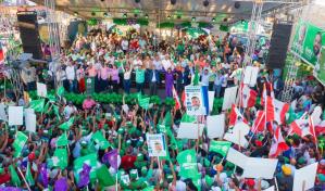 Carlos Guzmán cierra campaña y promete mantener la limpieza en SDN