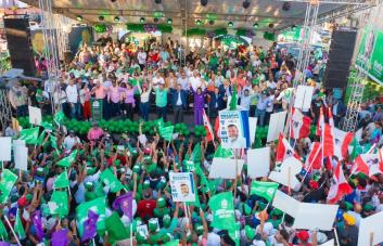Carlos Guzmán cierra campaña y promete mantener la limpieza en SDN