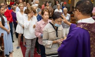 Se inicia la Cuaresma para los católicos