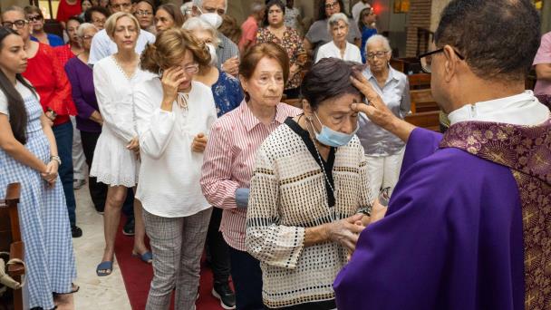 Se inicia la Cuaresma para los católicos