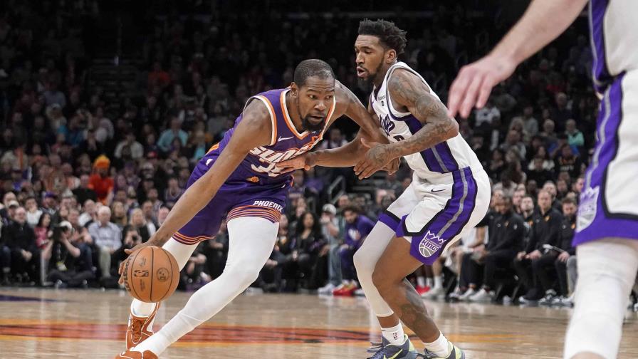 Kevin Durant anota 28 puntos; Booker añade 25 y Suns vencen a Kings