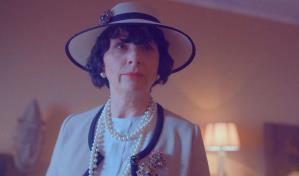 Juliette Binoche explora las oscuras decisiones de Coco Chanel en The New Look