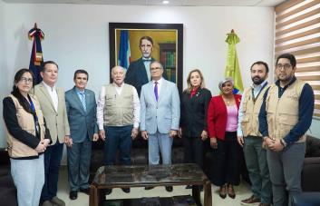 Observadores internacionales de elecciones municipales visitan al TSE