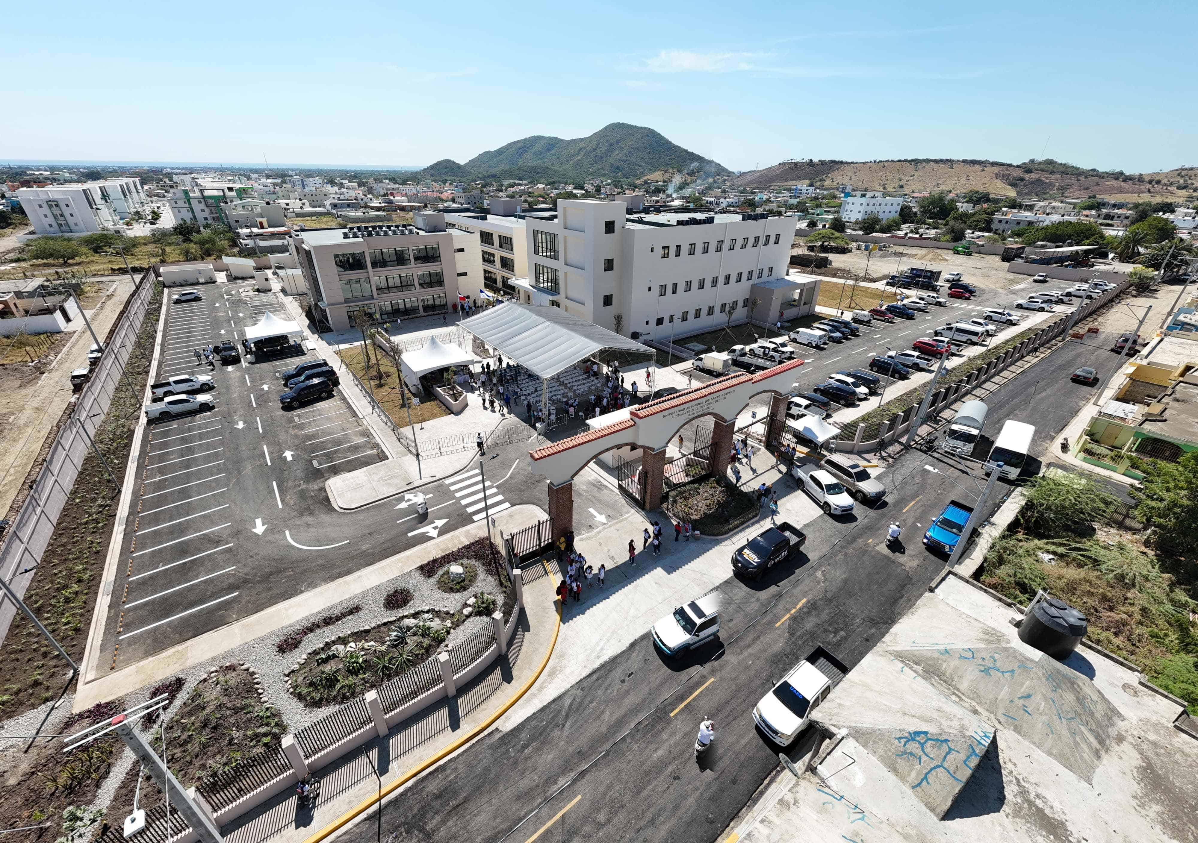 Inauguración de la UASD en Baní.