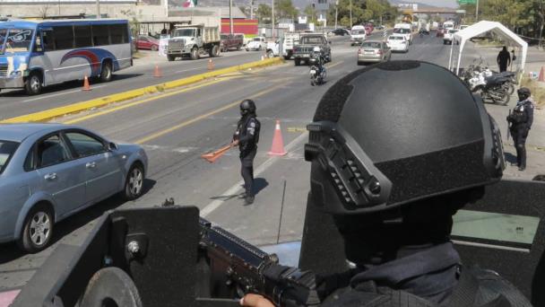 Obispos negocian con el narco para intentar frenar la violencia en México, presidente los respalda