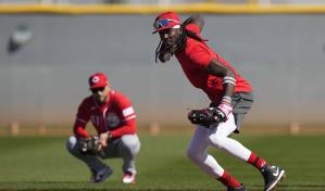 Elly de la Cruz jugar&aacute; mucho en el shortstop de los Rojos de Cincinnati, dijo su m&aacute;nager