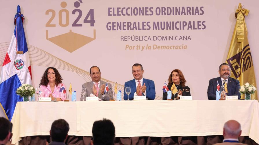 Román Jáquez pide a observadores sean los ojos del mundo en elecciones municipales