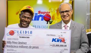 Leidsa entrega 25 millones a ebanista ganador del Súper Kino TV