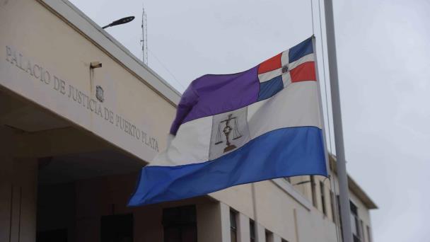 Imponen tres meses de prisión a mujer acusada de matar hijo en pelea con su pareja en Imbert