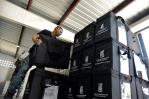 Junta Electoral de Santiago inicia distribución de equipos y material electoral a los recintos