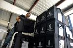 Junta Electoral de Santiago inicia distribución de equipos y material electoral a los recintos Junta Electoral de Santiago inicia distribución de equipos y material electoral a los recintos