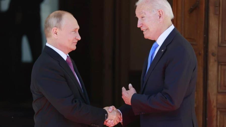 Putin dice que prefiere a Biden como presidente de EEUU y lamenta no haber iniciado antes la guerra