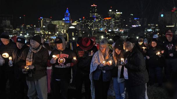Kansas City comienza a recuperarse tras el tiroteo durante el desfile por el Super Bowl