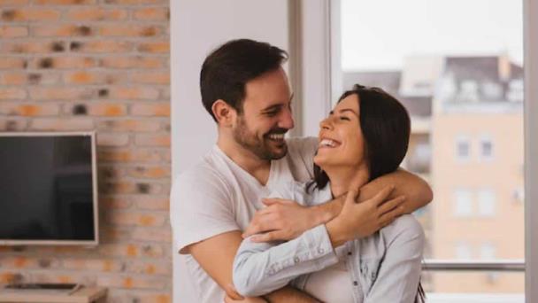 Amor por los animales y buen cocinero: las características que buscan los solteros en una pareja