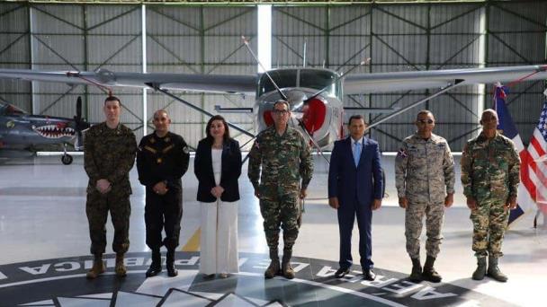 EE.UU. dona aeronave al Ministerio de Defensa para combate del narcotráfico