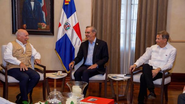 Misión de OEA se reúne con Abinader y aclara que su rol es solo observar las elecciones municipales