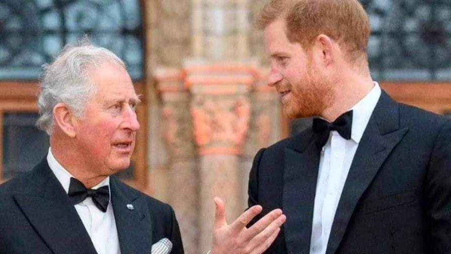 El príncipe Harry habla por primera vez sobre la salud de su padre tras diagnóstico de cáncer