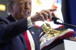Trump lanza una marca de tenis tras la multa millonaria que le impuso un juez Trump lanza una marca de tenis tras la multa millonaria que le impuso un juez