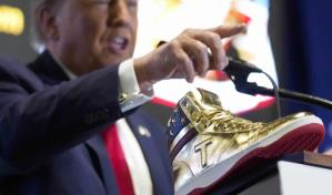 Trump lanza una marca de tenis tras la multa millonaria que le impuso un juez