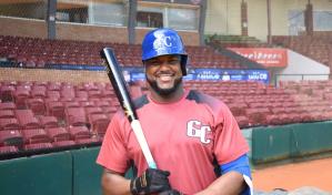 Gigantes renovaron contratos a los dominicanos Leury García, Hanser Alberto y Richard Ureña