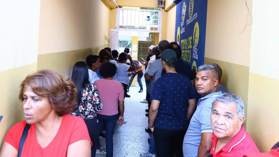 A las 7:05 a.m. JCE dio inicio oficialmente a las elecciones municipales en todo el país