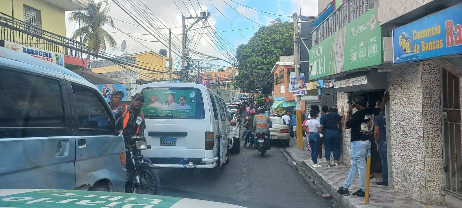 Alrededores de la Escuela Primaria Buenos Aires en Herrera, Santo Domingo Oeste.