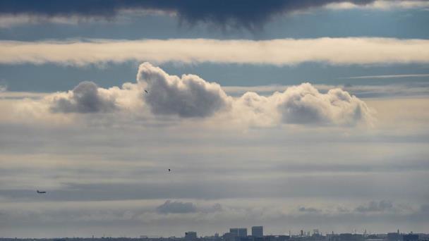 Nueva ronda de tormentas invernales azota a California; alertan posibles inundaciones