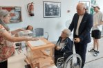 Una anciana de 111 años, la votante de más edad en las elecciones regionales de Galicia Una anciana de 111 años, la votante de más edad en las elecciones regionales de Galicia