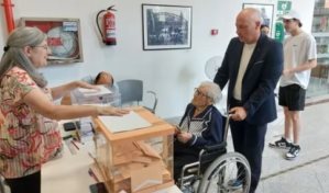 Una anciana de 111 años, la votante de más edad en las elecciones regionales de Galicia