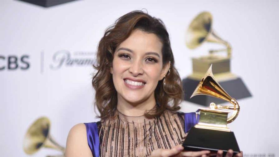 Gaby Moreno disfruta las mieles de su primer Grammy con el lanzamiento de "Dusk"